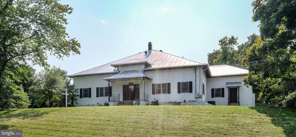 350 Bentonville Rd, Bentonville, VA 22610 - photo 1