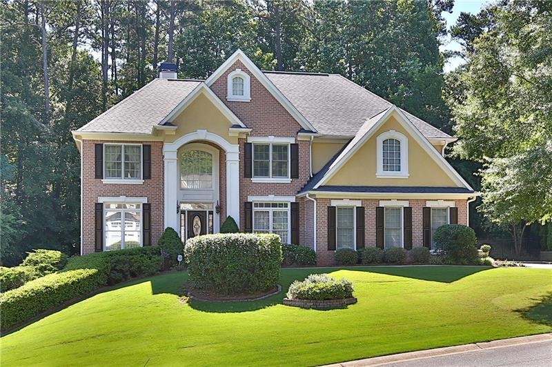 Wonderful offering in popular Chattahoochee Run.  