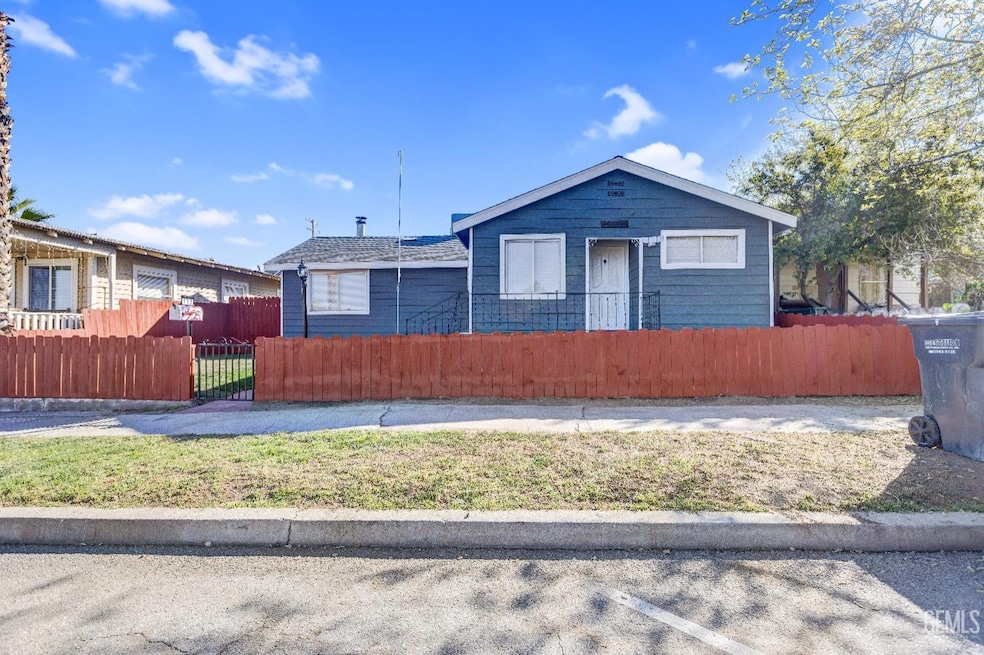 113 Lucard St, Taft, CA 93268 - photo 1