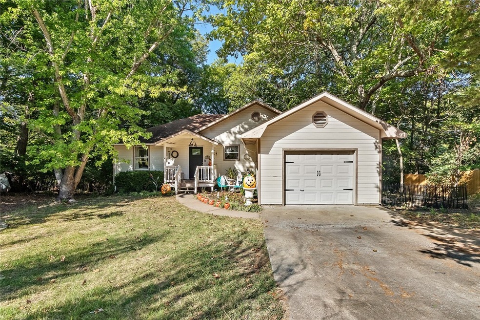 3 N Sycamore Ave, West Fork, AR 72774 - photo 1