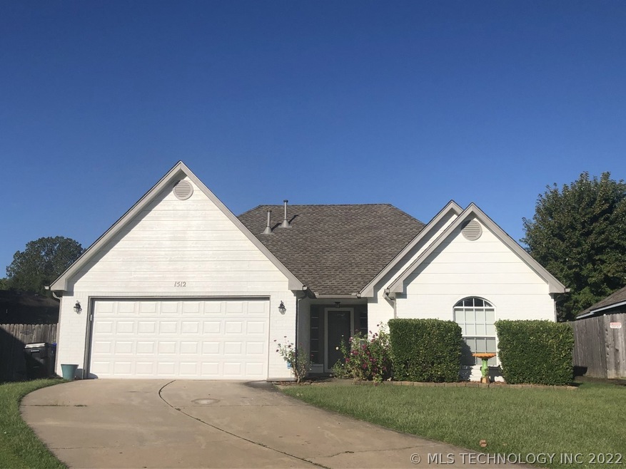 1512 S Fern Place, Broken Arrow, OK 74012 - photo 1