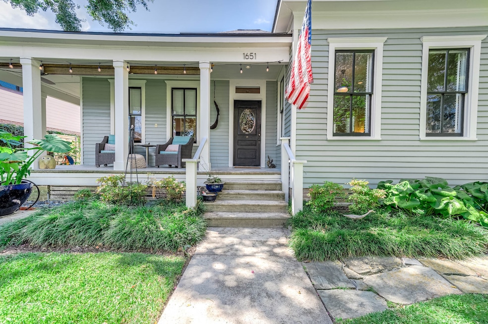 1651 Columbia St, Houston, TX 77008 - photo 1