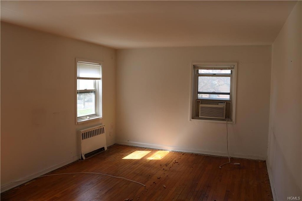 Tappan Manour Condominium unit M6, Tarrytown, NY 10591 - photo 1