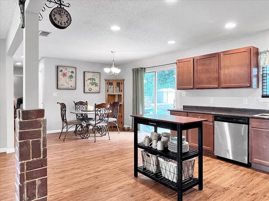 10-95575ED6-7D86-4B9D-99D8-799455F3CAB7