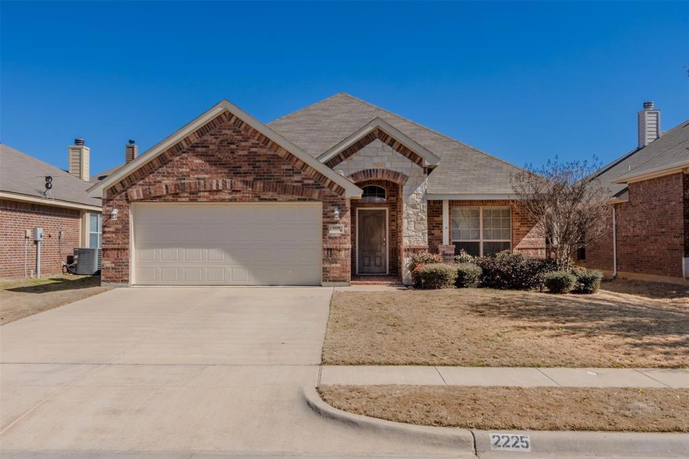 2225 Kaitlyn Dr, Weatherford, TX 76087 - photo 1