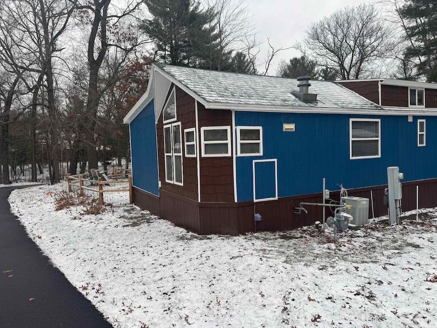 139 Sugar Maple Cir unit 160, Wisconsin Dells, WI 53965 - photo 1