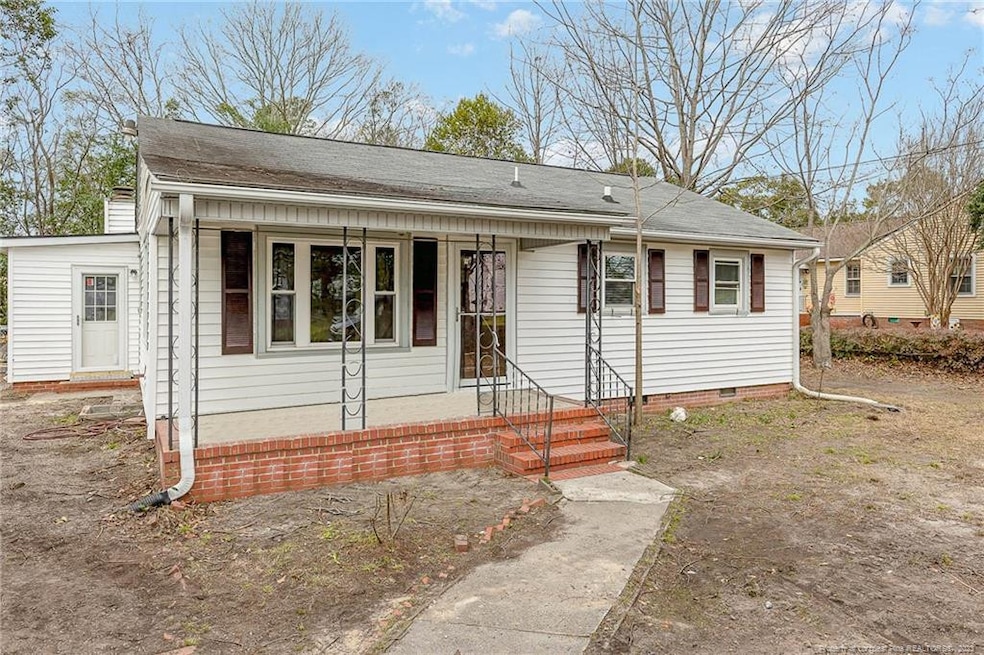 404 Roxie Ave, Fayetteville, NC 28304 - photo 1