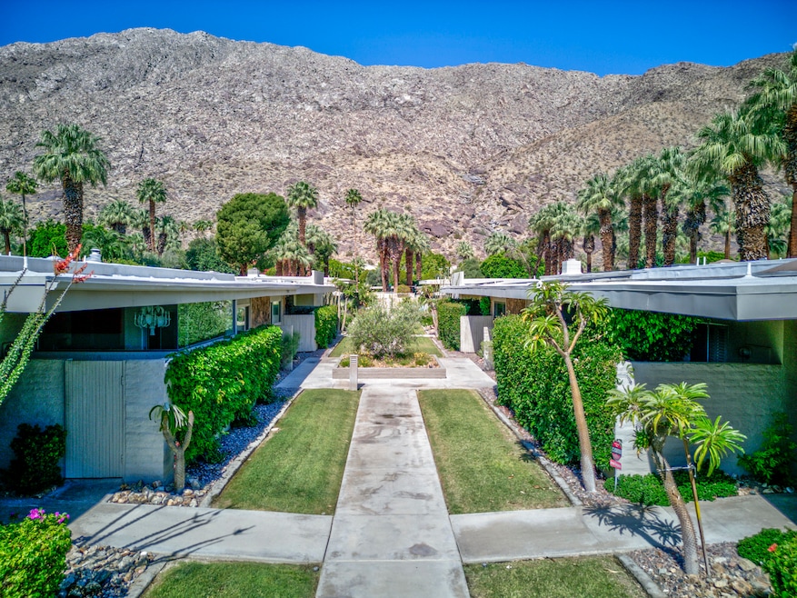 555 West Barristo #6, Palm Springs 60-5