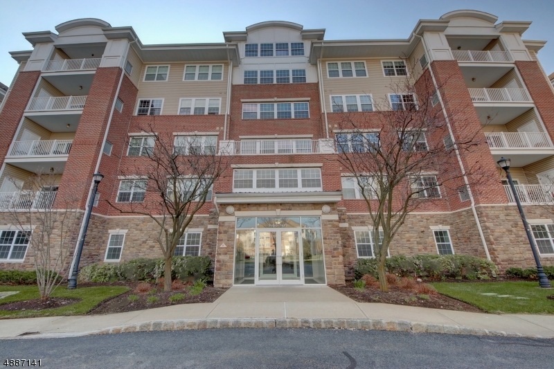 7205 Warrens Way unit 205, Wanaque, NJ 07465 - photo 1