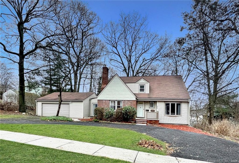 124 Crestview Ave, Stamford, CT 06907 - photo 1