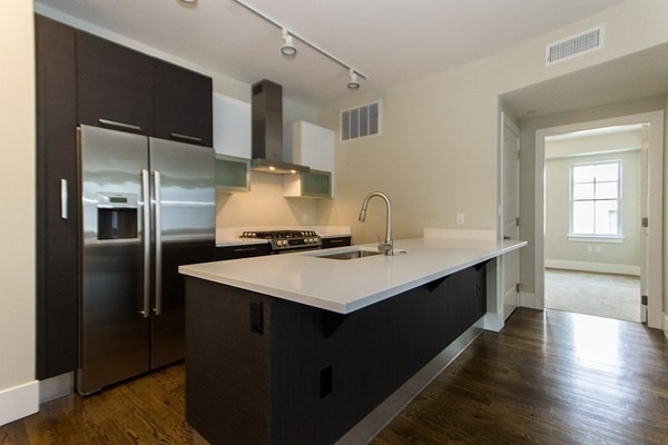 10 Saint George St unit 204, Boston, MA 02118 - photo 1