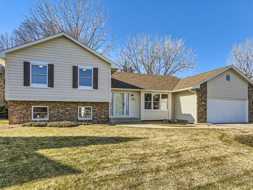 1420 Interlachen Cir, Woodbury, MN 55125 - photo 1