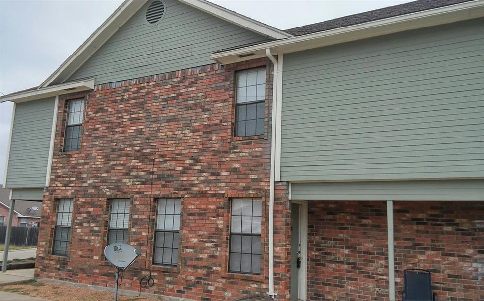 811 W Walnut St unit A 102, Celina, TX 75009 - photo 1