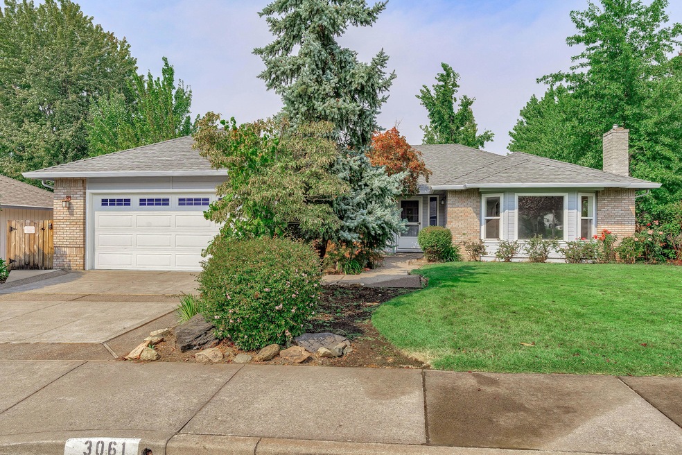 3061 Ruby Dr, Medford, OR 97504 - photo 1