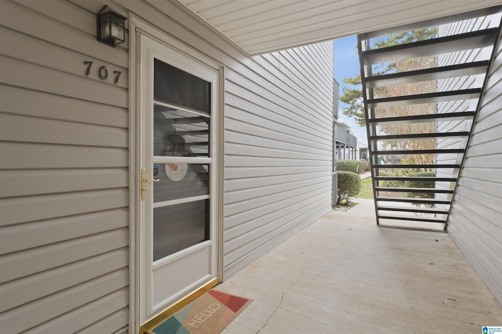 707 Woodland Village unit 707, Birmingham, AL 35216 - photo 1