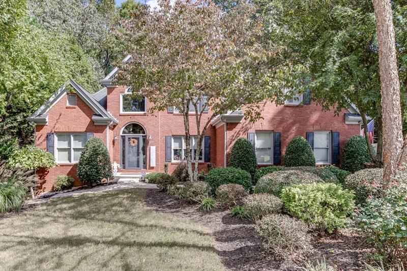 Stunning 3 Sided Brick Beauty