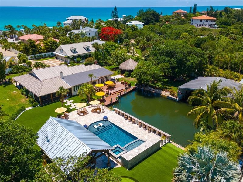 Estate property on protected canal