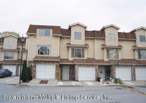22 Zachary Ct Front view