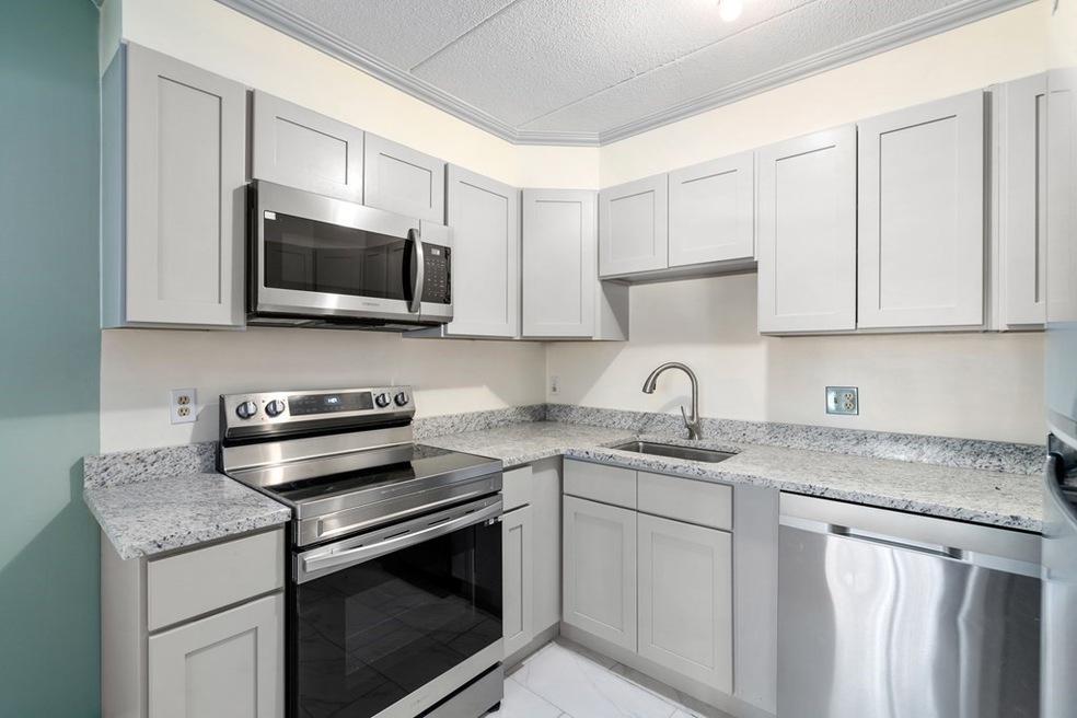 11 Barton Square unit 104, Salem, MA 01970 - photo 1