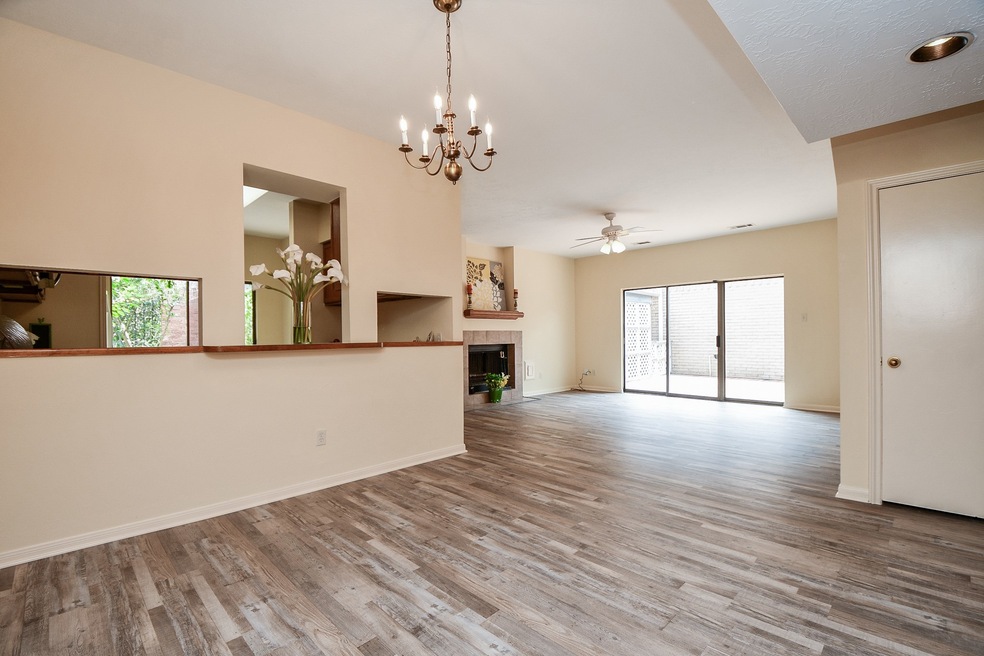 1639 Gingerleaf Ln, Houston, TX 77055 - photo 1