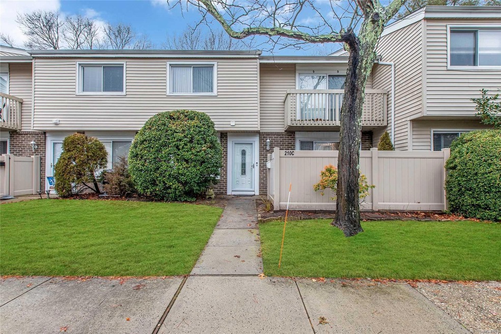 210 Springmeadow Dr unit C, Holbrook, NY 11741 - photo 1