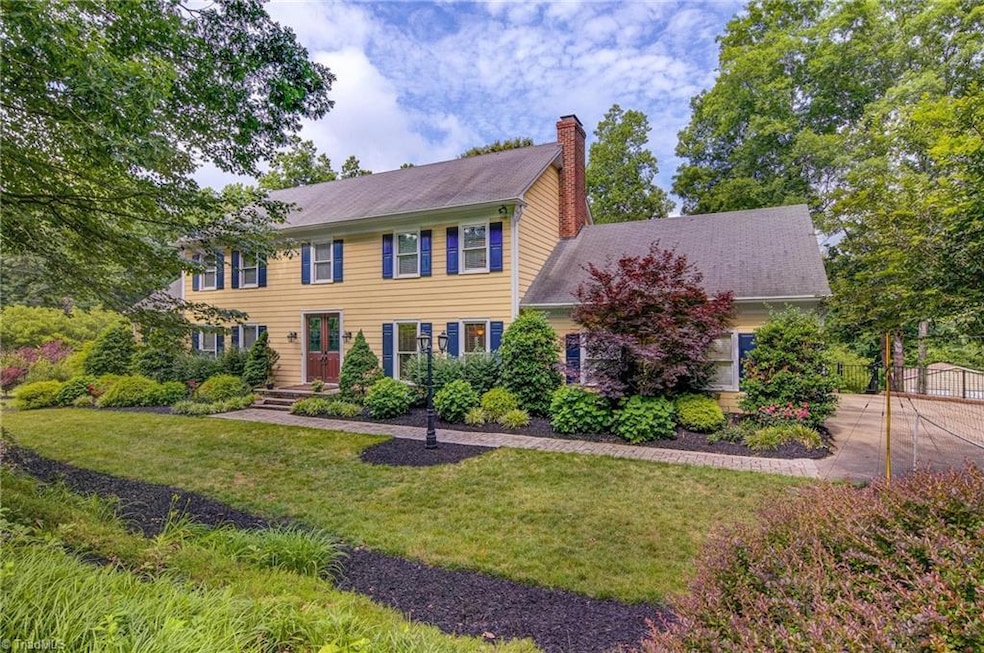 5106 Woodberry Forest Rd, Greensboro, NC 27406 - photo 1