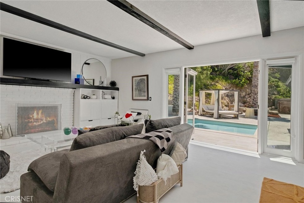 22642 Avenue San Luis, Woodland Hills, CA 91364 - photo 1