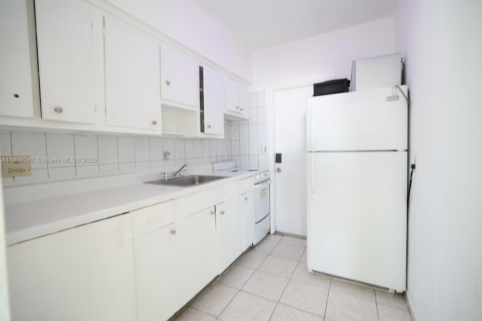770 83rd St unit 3, Miami Beach, FL 33141 - photo 1