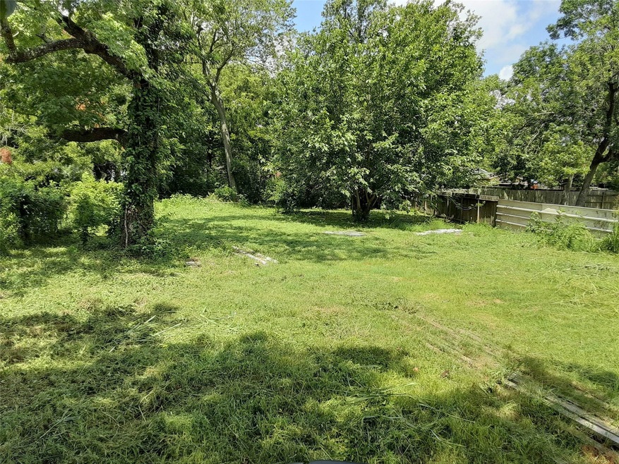 5117 Wipprecht St, Houston, TX 77026 - photo 1