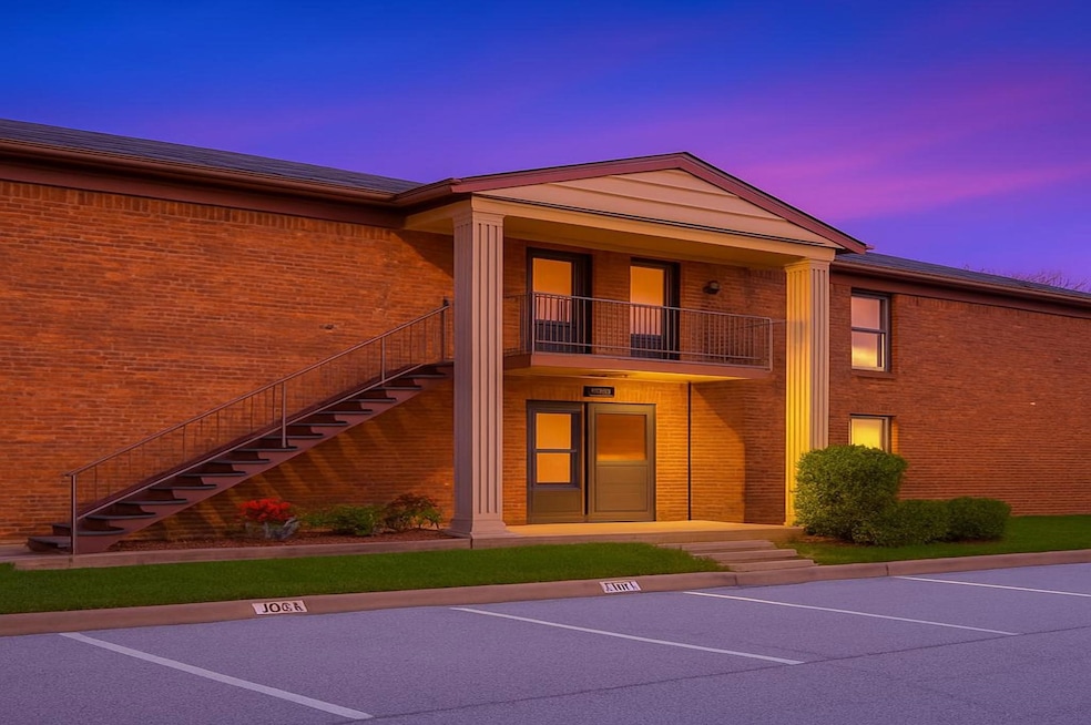 4036 Ridglea Country Club Dr unit 1006, Fort Worth, TX 76126 - photo 1