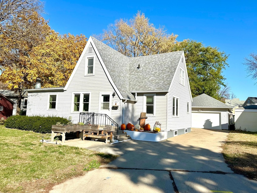 615 14th Ave N, Estherville, IA 51334 - photo 1