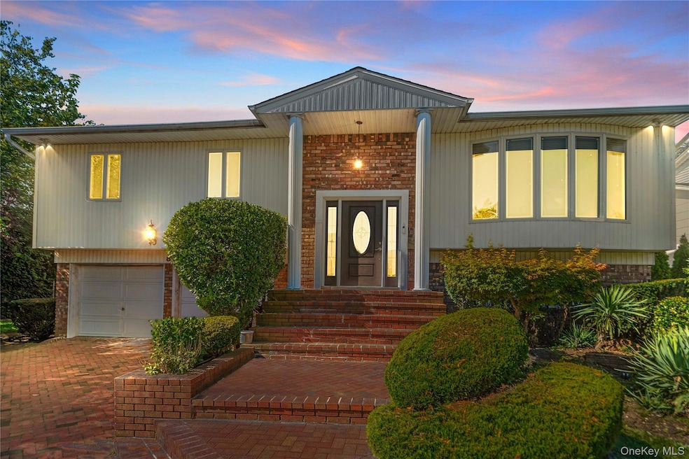 8 Gale Dr, Valley Stream, NY 11581 - photo 1