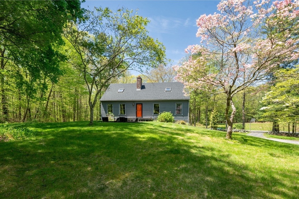 43 Perry St, Douglas, MA 01516 - photo 1