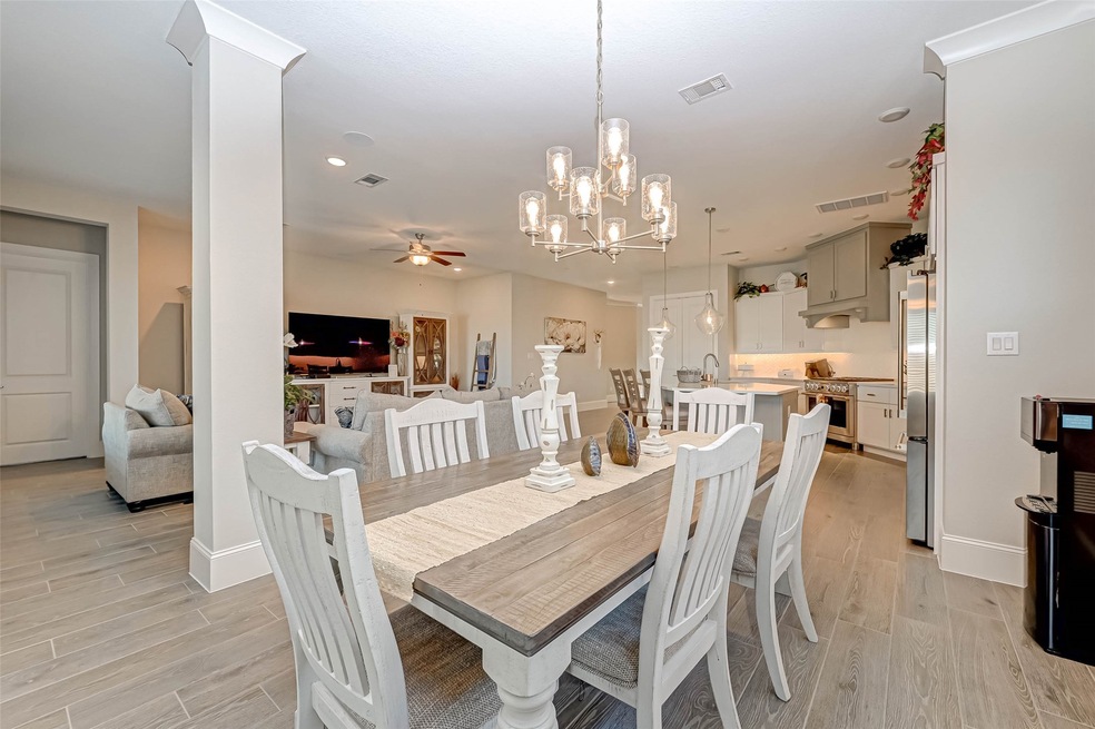 1923 Silver Point Ct, Friendswood, TX 77546 - photo 1