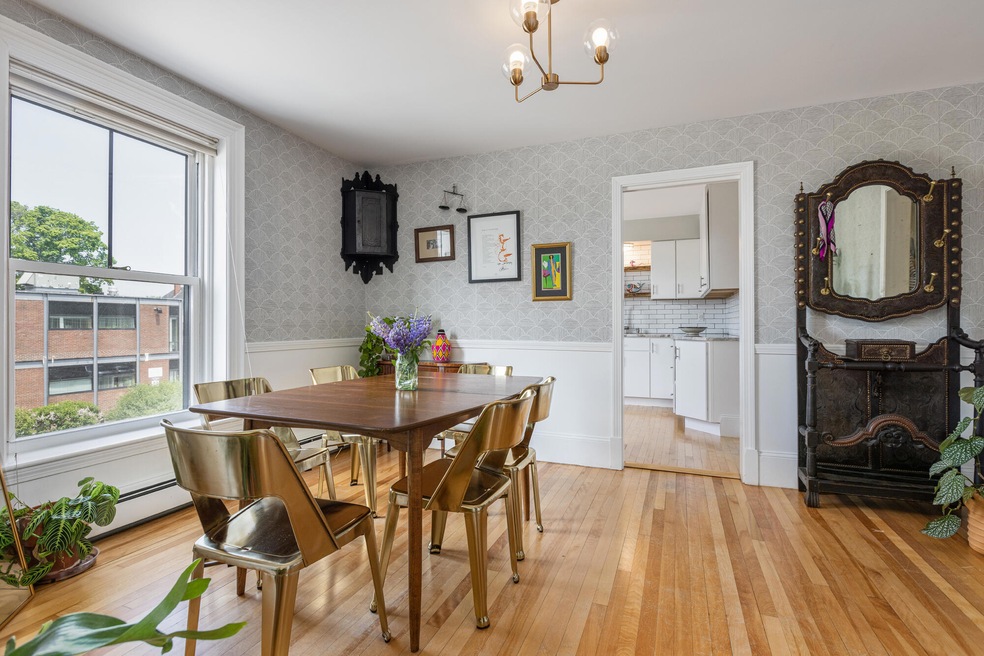 217 Vaughan St unit 3, Portland, ME 04102 - photo 1