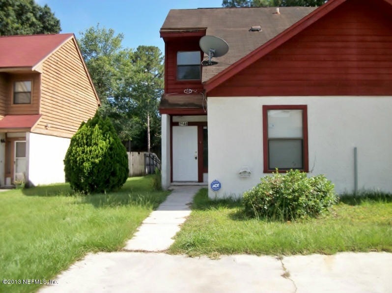 7648 Melissa Ct N, Jacksonville, FL 32210 - photo 1