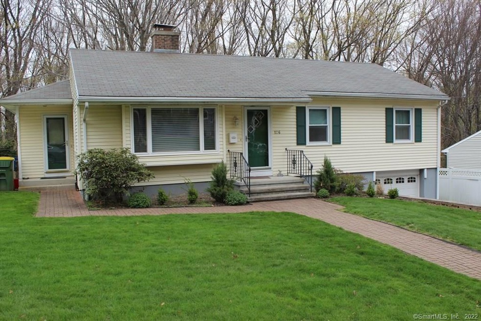 126 Pineridge Rd, Waterbury, CT 06706 - photo 1