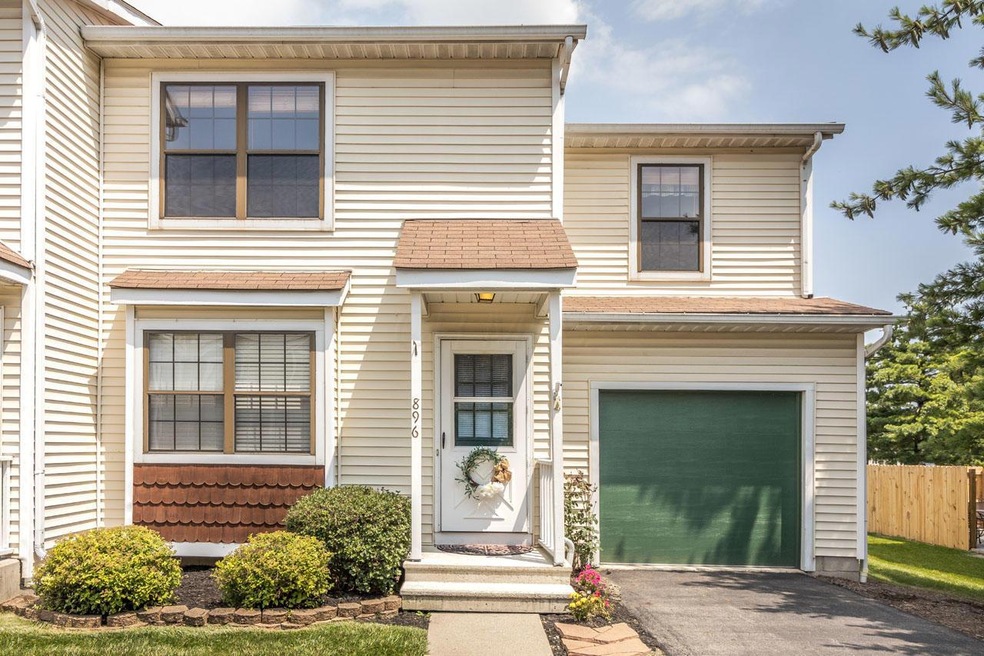 Welcome to 896 Noddymill Lane E