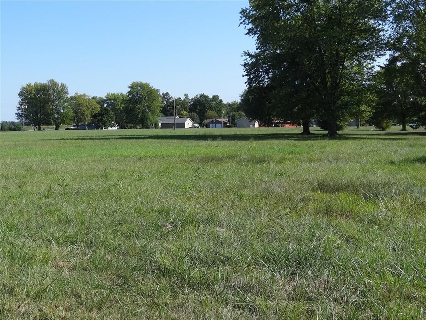 866 SE Santee Dr, Greensburg, IN 47240 - photo 1