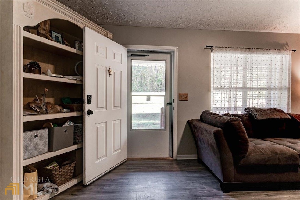 365 Tussahaw Point Dr, Jackson, GA 30233 - photo 1