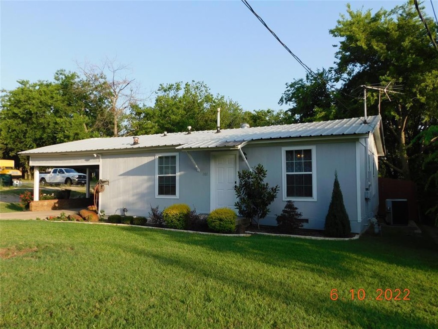 1107 Oakwood Dr, Denton, TX 76205 - photo 1