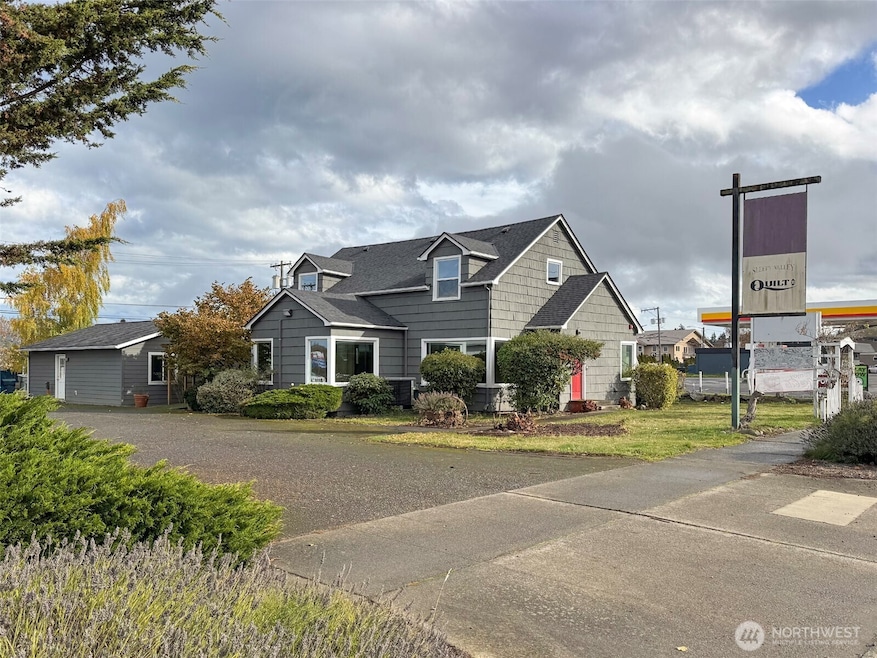 1017 E Front St, Port Angeles, WA 98362 - photo 1