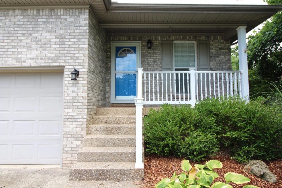 6813 E Manslick Rd, Louisville, KY 40228 - photo 1