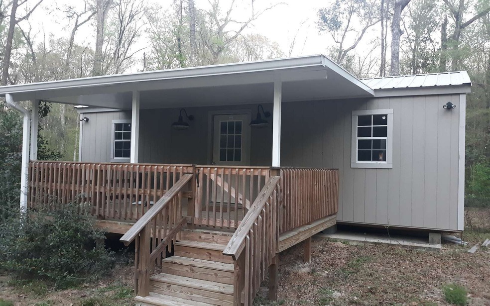 891 Washinton Ave, Fort White, FL 32038 - photo 1