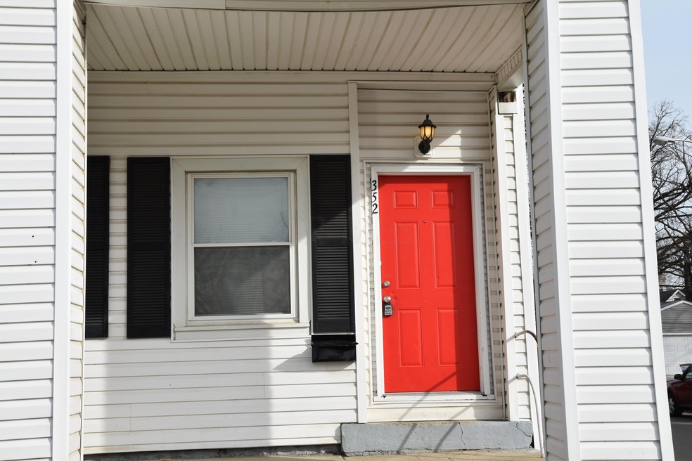 352 E Hinman Ave, Columbus, OH 43207 - photo 1