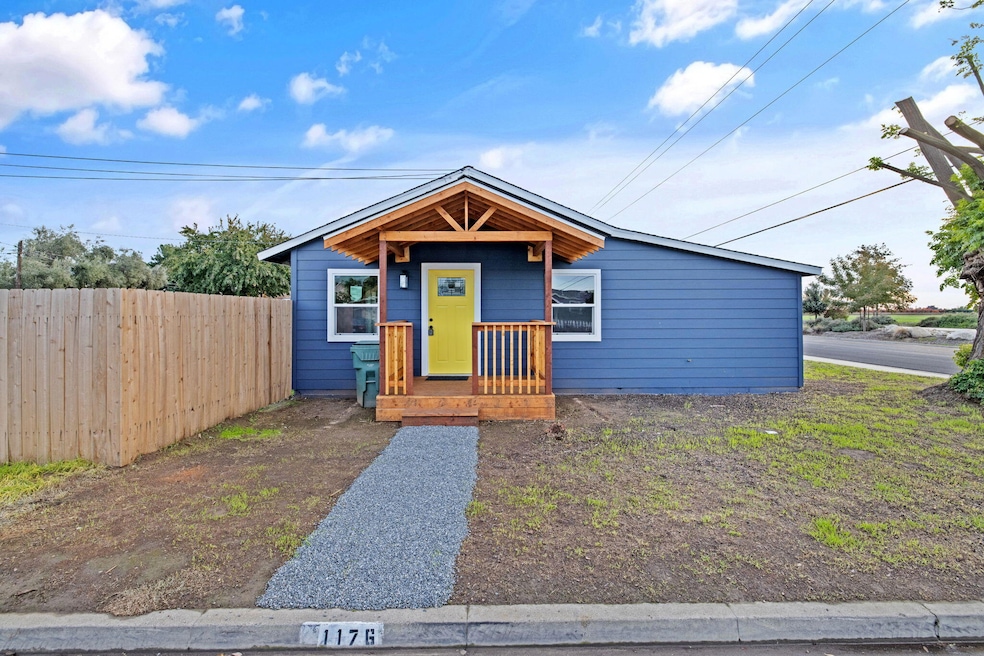 1175 W Maple St, Exeter, CA 93221 - photo 1