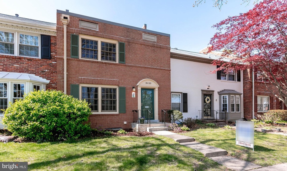 8430 Grenoble Ct, Springfield, VA 22152 - photo 1