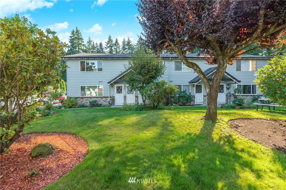 7905 218th St SW unit B, Edmonds, WA 98026 - photo 1