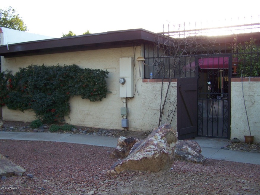 Exterior & Patio Area
