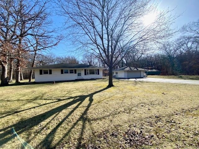 1019 W Sunny Ln, Janesville, WI 53546 - photo 1